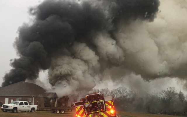 Rayo impacta vivienda y provoca incendio en Condado Smith; Noticias del Este de Texas