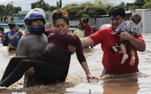 Empresario recauda viveres para damnificados por huracanes en Honduras en Longview